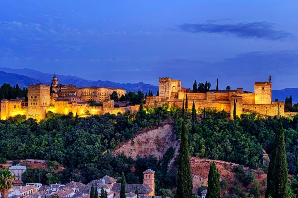 El Mirador de San Nicolás: Vistas y Misterios