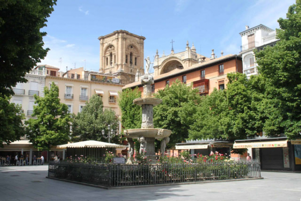 La Plaza Bib-Rambla: Mercados y Encuentros